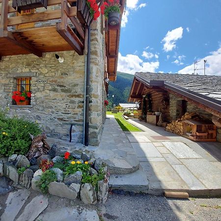 Monolocale Di Montagna Guest House Gressan Exterior photo